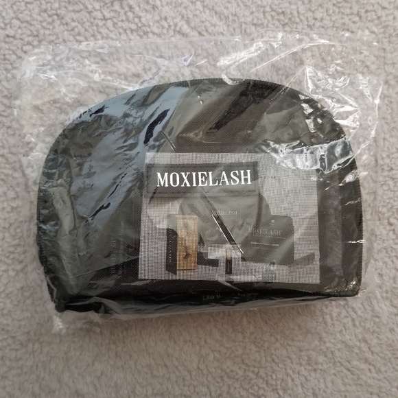 Moxielash Sassy Magnetic Mink Eyelashes Kit Magnetic Lashes Eyeliner Kit NWT - Picture 3 of 6